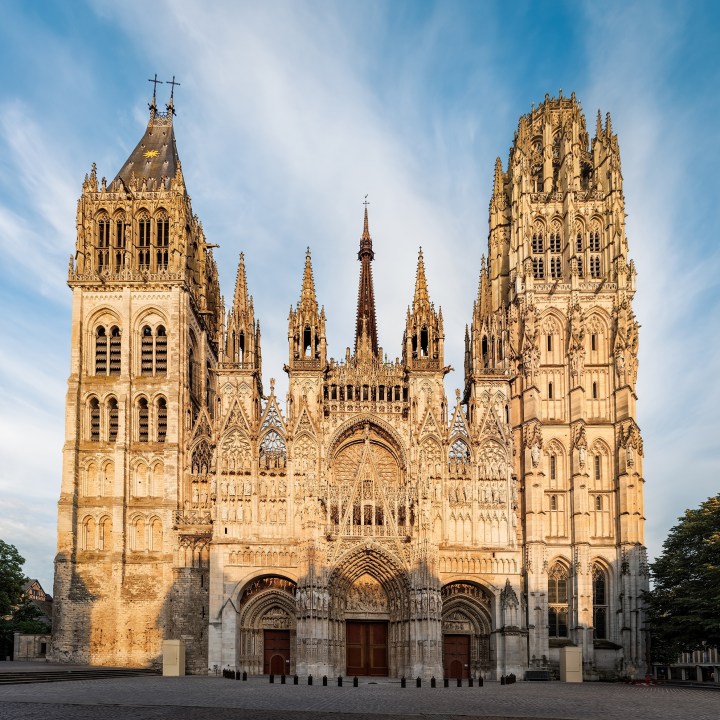 View,Of,Rouen,Cathedral,Facade,At,Sunset.